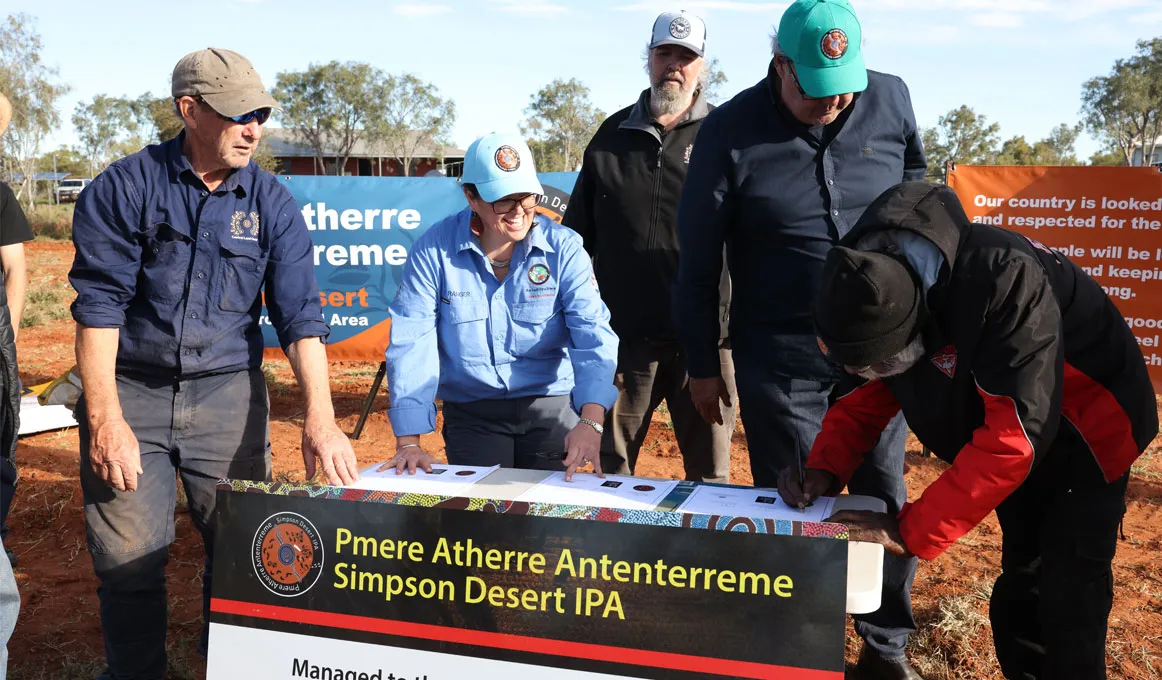 Pmere Atherre Antenterreme Simpson Desert IPA signing. Credit: Central Land Council